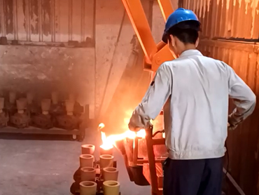 Kā darbojas hidrauliskā liešanas manipulators