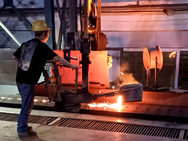 Manipulators ir augsts elastīgums un var viegli uztvert objektus