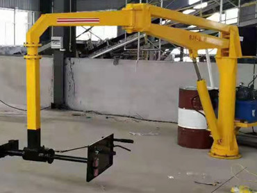 Pusautomātiskā metināšanas iekārta